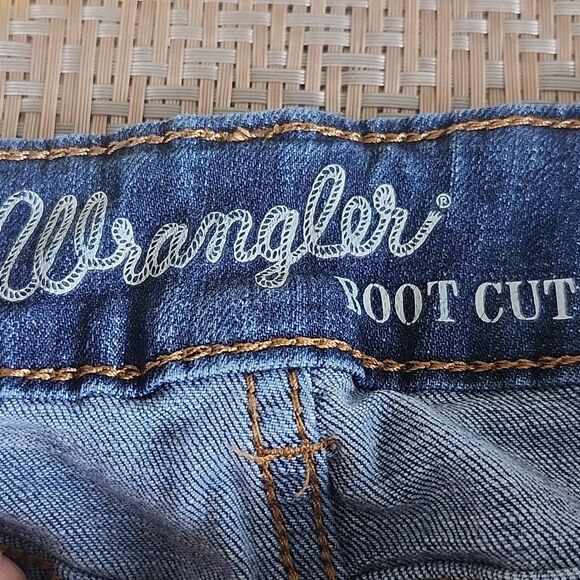 Wrangler Boot Cut Medium Blue Wash Denim Jeans, 11x32 - Picture 4 of 7
